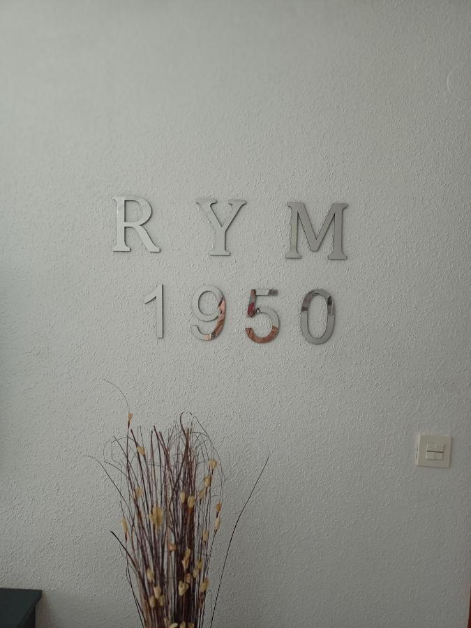R Y M 1950 Apartamento Avilés Exterior foto